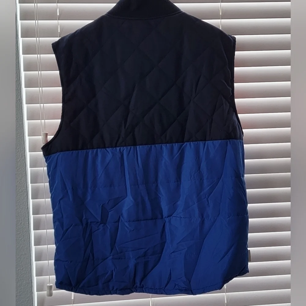Marc Ecko mens vest size XL..Red black and blue..